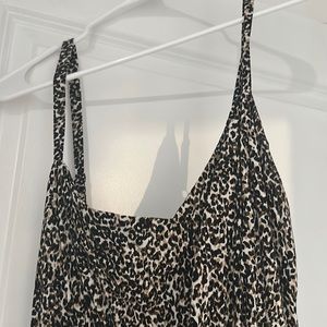 Sleeveless leopard print dress